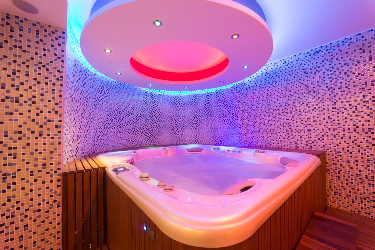 Forum Suite Otel Мерсин Екстериор снимка