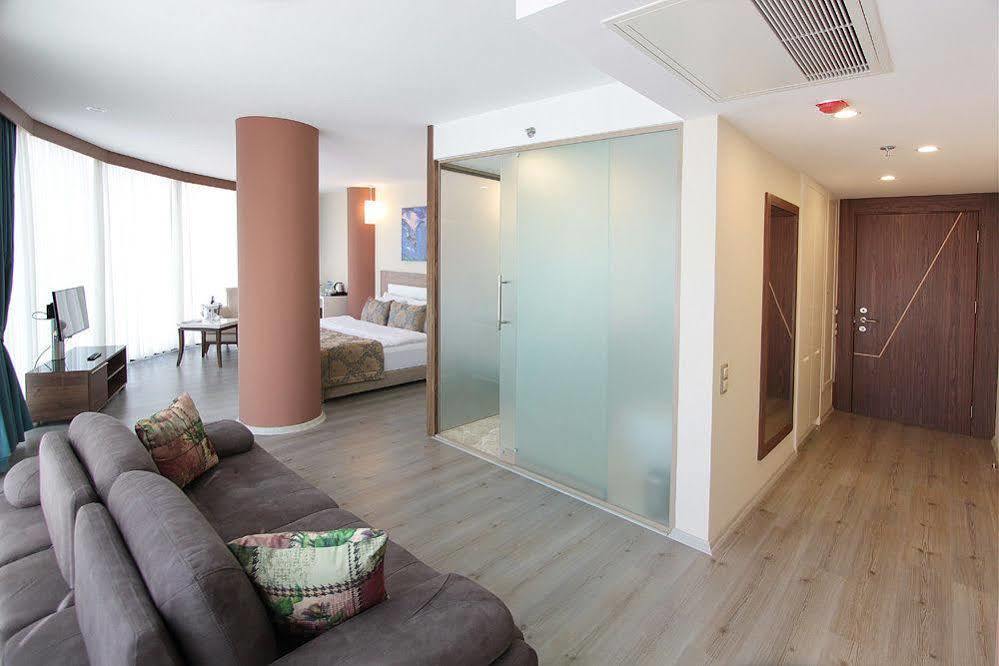 Forum Suite Otel Мерсин Екстериор снимка